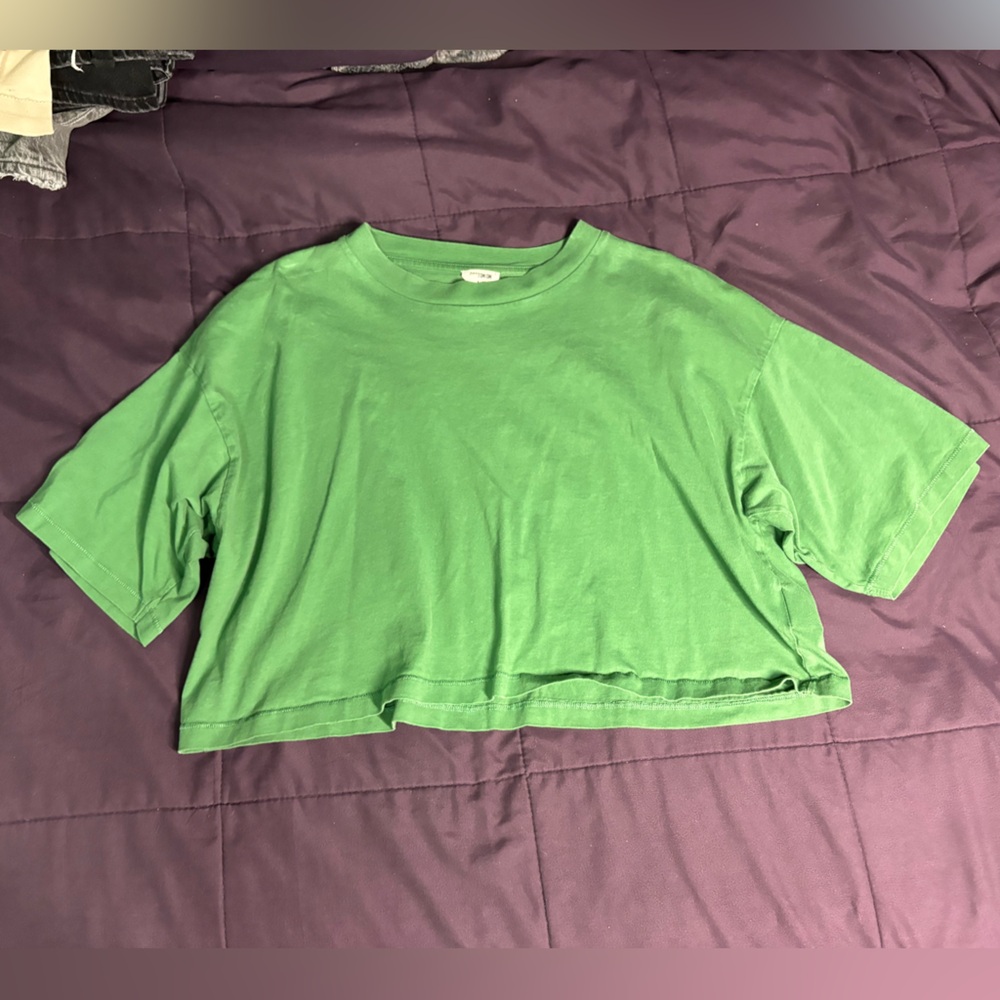 Cotton On, size M, green cropped T shirt